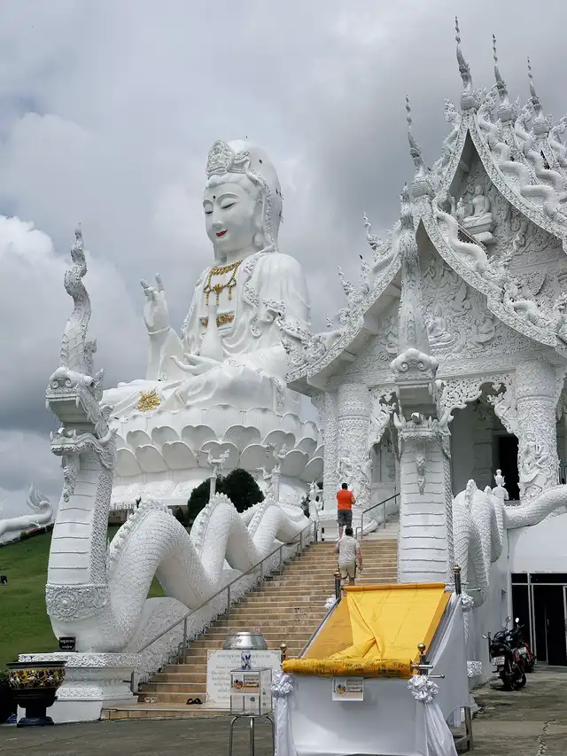 Wat Huay Pla Kang (Big Buddha)